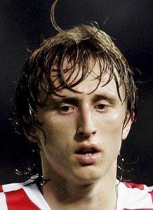 国脚连续进球引领全队节奏